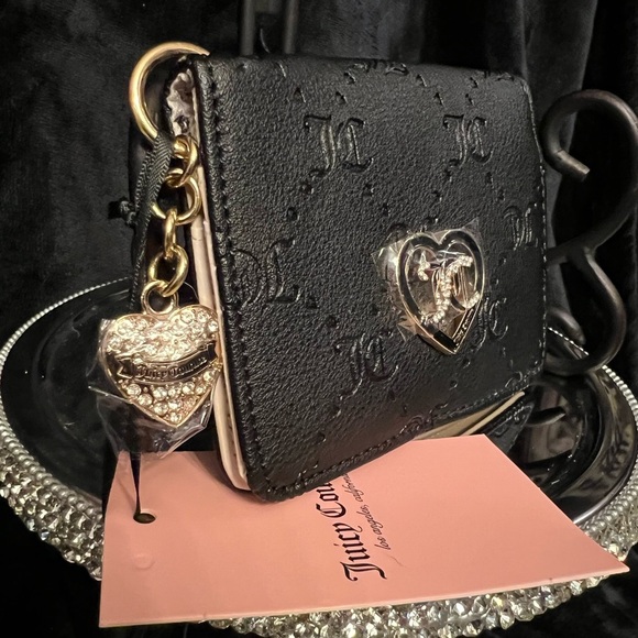 🖤🖤NWT JUICY COUTURE LIQUORICE “ONLY YOU AND ME CC KEY FOB”🖤🖤 - Picture 7 of 11